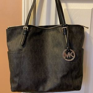 Micheal Kors Shoulder Bag